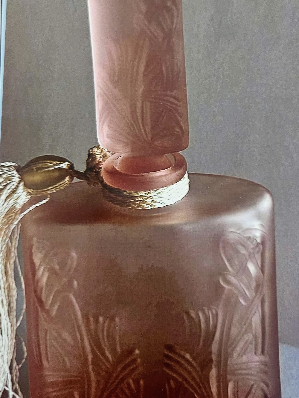 Decorative Frosted Pink Glass Perfume Bottle with Tassel
